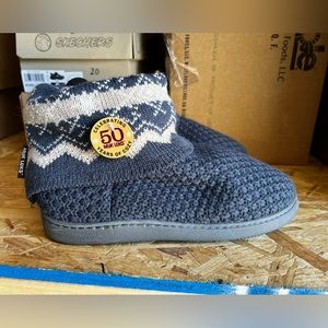 Muk Luks Rochelle Slippers - Size M (7-8)
